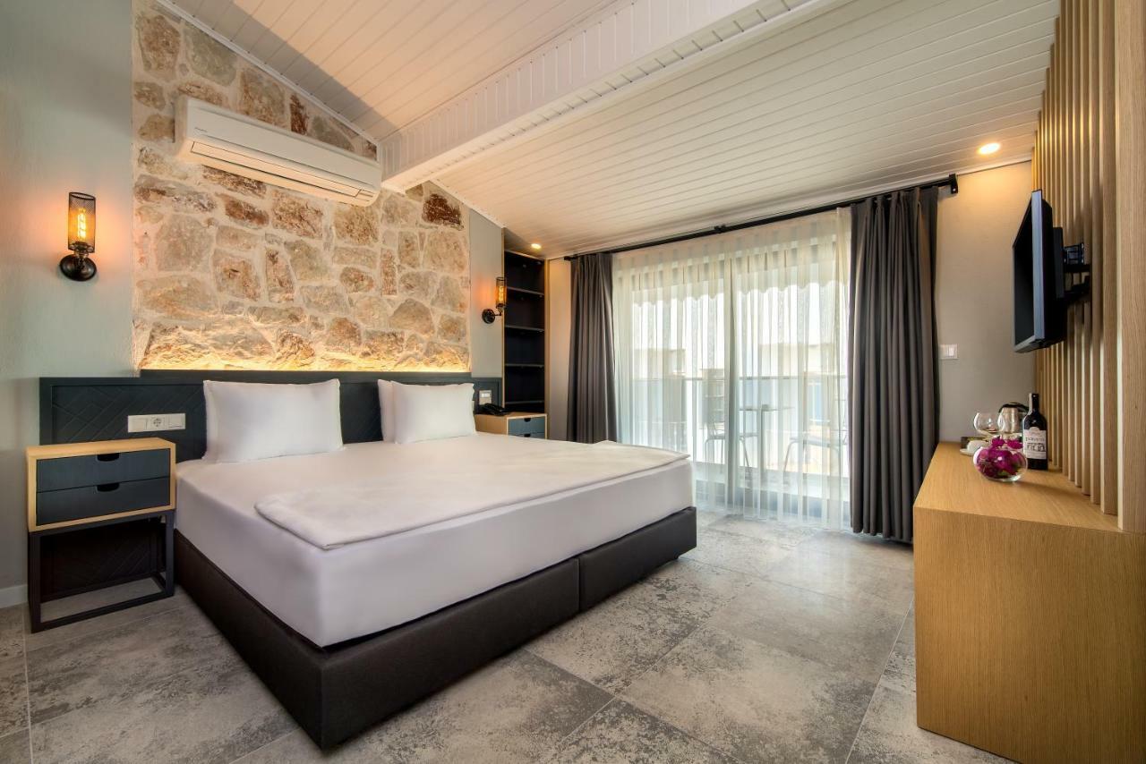 Isola 12 Hotel Kas Exterior photo